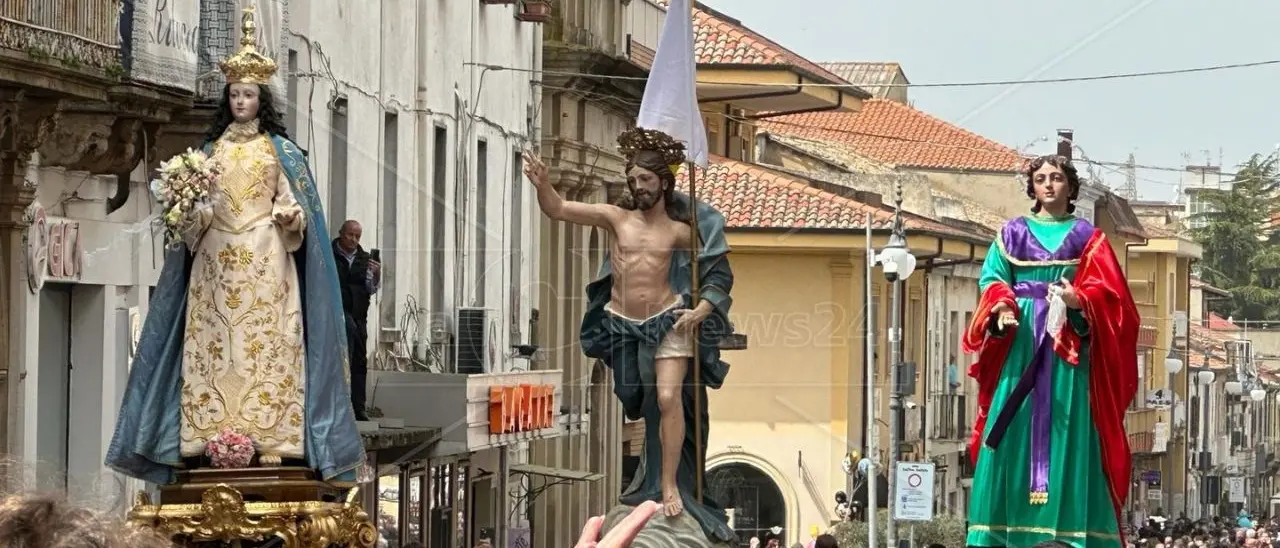 L’Affruntata di Vibo: fede e tradizioni nel rito che racconta l’incontro tra la Madonna e Gesù Risorto