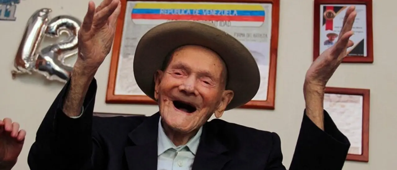 È morto a 114 anni l’uomo più anziano del mondo, Juan Vicente Perez Mora viveva in Venezuela