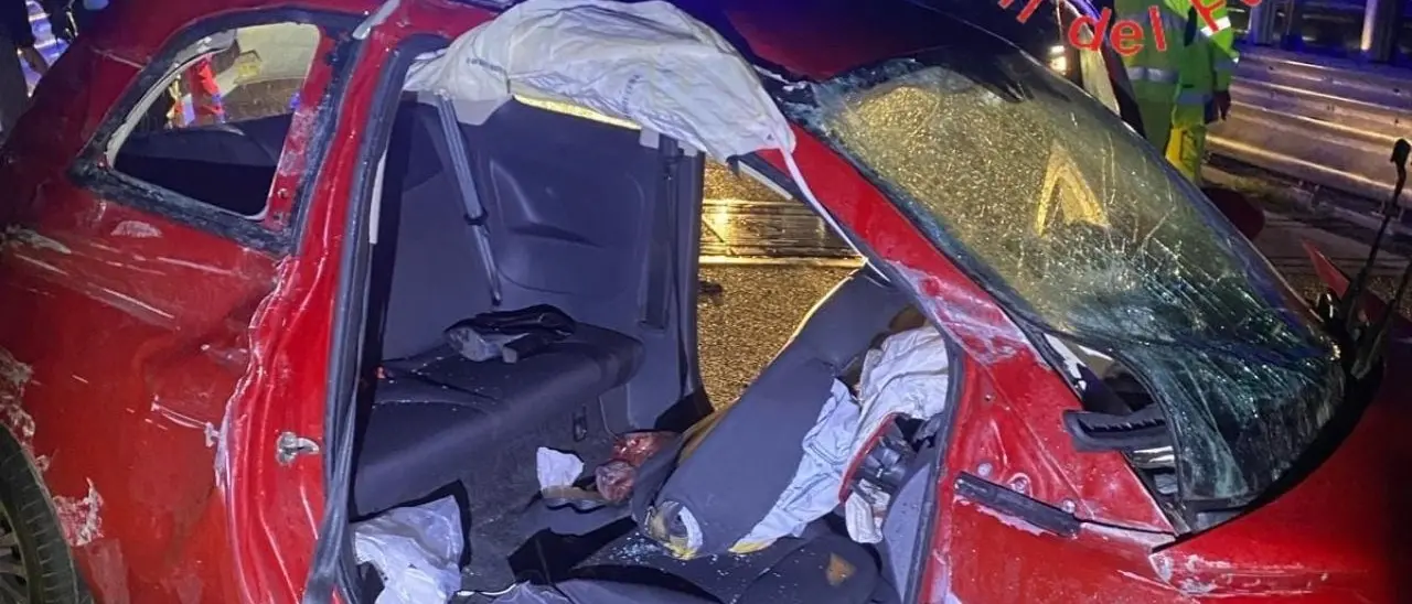 Incidente sull’A2 nel Catanzarese, auto impatta sullo spartitraffico e poi carambola sul guardrail: quattro feriti