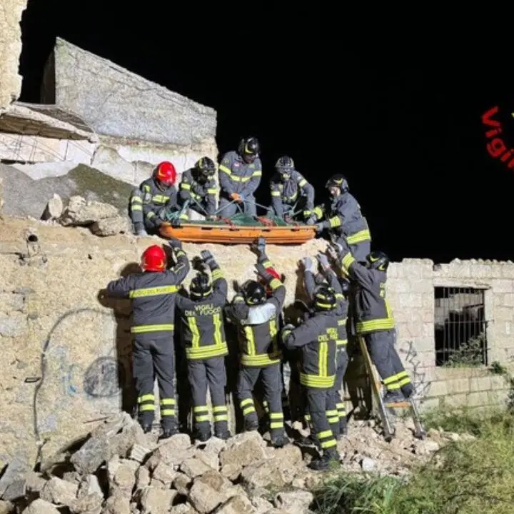 Tragedia in Sardegna, crolla il solaio di una casa diroccata: morti due ragazzi di 14 e 15 anni
