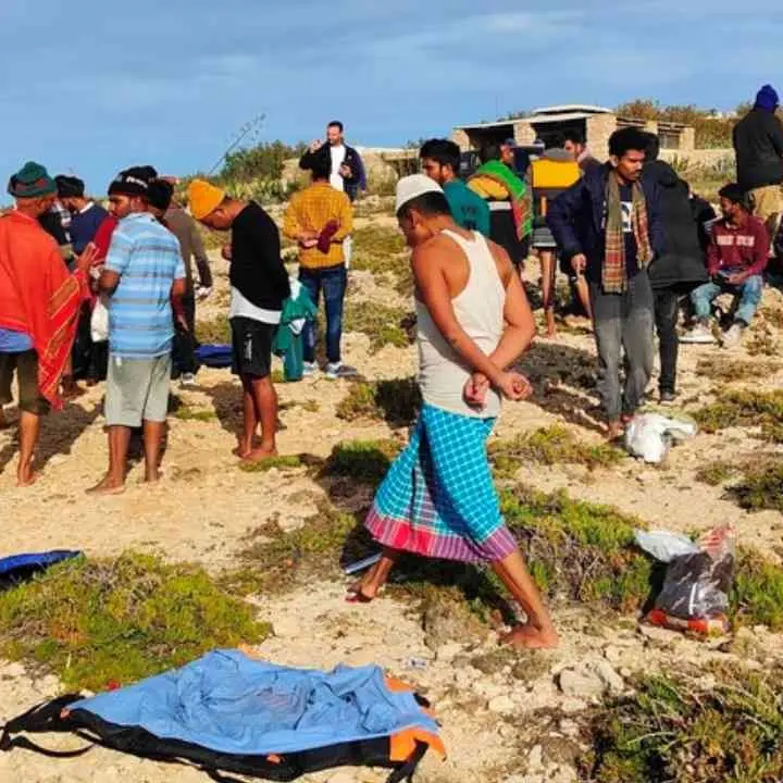 Nottata di sbarchi a Lampedusa, 333 i migranti arrivati a bordo di 7 barchini