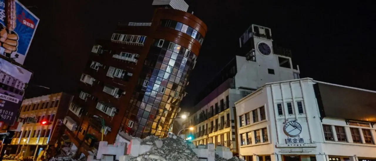 A Taiwan oltre mille feriti e decine di dispersi per il sisma: ricerche in corso