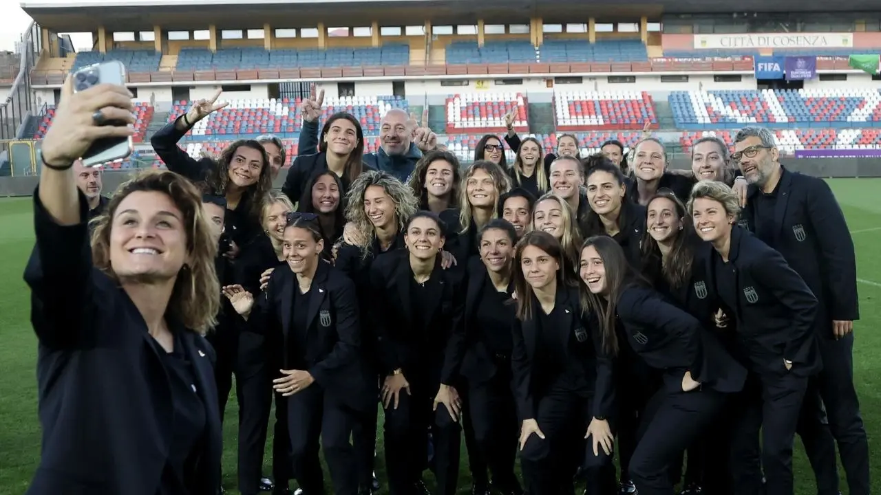 La Nazionale femminile in Calabria, a Cosenza inizia il percorso verso Euro 2025: oggi sfida ai Paesi Bassi