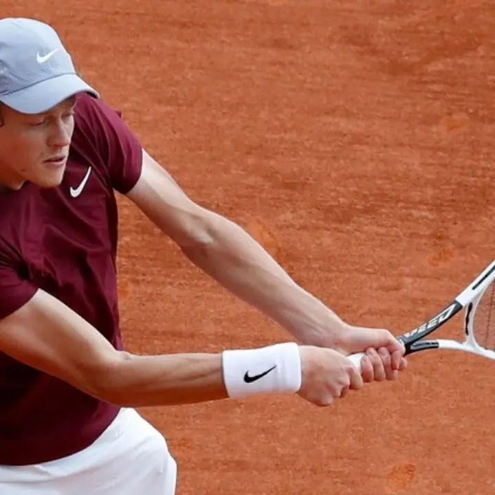 Montecarlo, al via la stagione sulla terra rossa. Riparte la sfida Sinner-Alcaraz: oggi i sorteggi