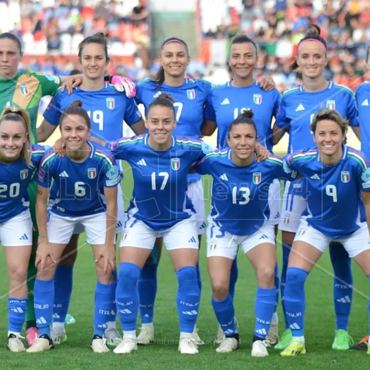 La Nazionale femminile di calcio in campo a Cosenza: sfida contro i Paesi Bassi per qualificarsi agli Europei