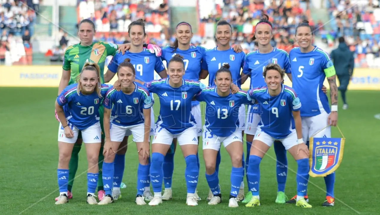 La Nazionale femminile di calcio in campo a Cosenza: sfida contro i Paesi Bassi per qualificarsi agli Europei