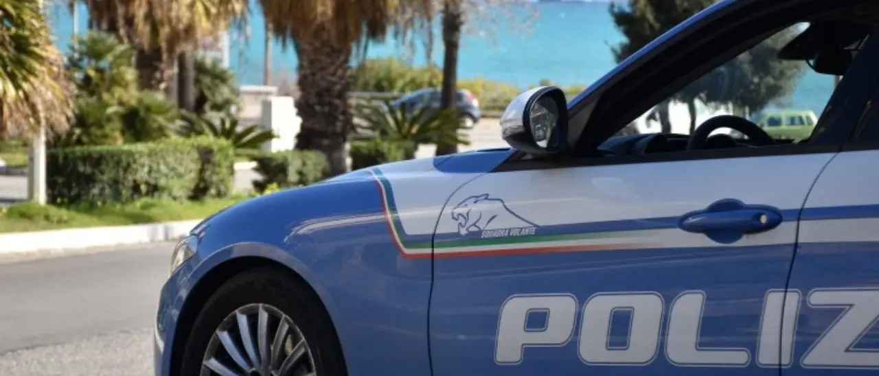 Crotone, picchia la madre per avere i soldi per la droga: arrestato un 37enne