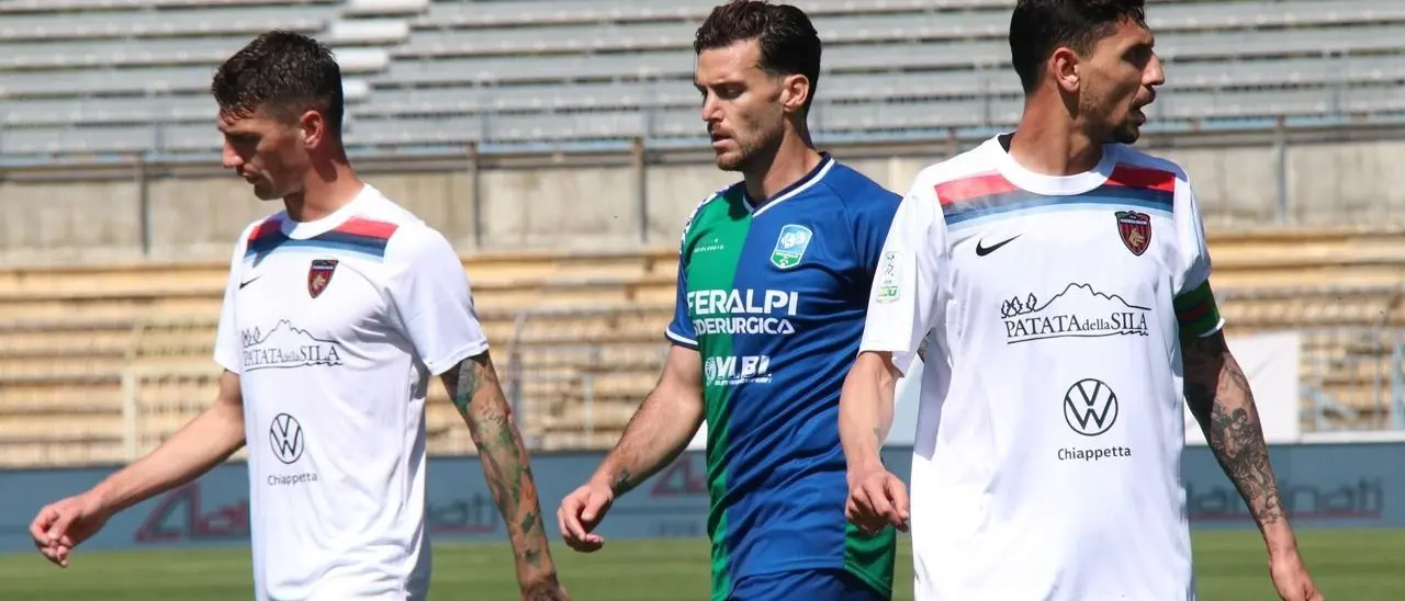 FeralpiSalò-Cosenza, i rossoblù non vanno oltre il 2-2 al Garilli di Piacenza