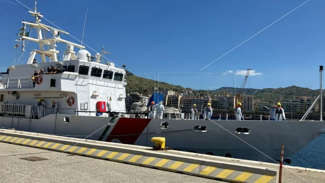 Arrivati 136 migranti a Reggio Calabria: tra loro anche diversi bambini