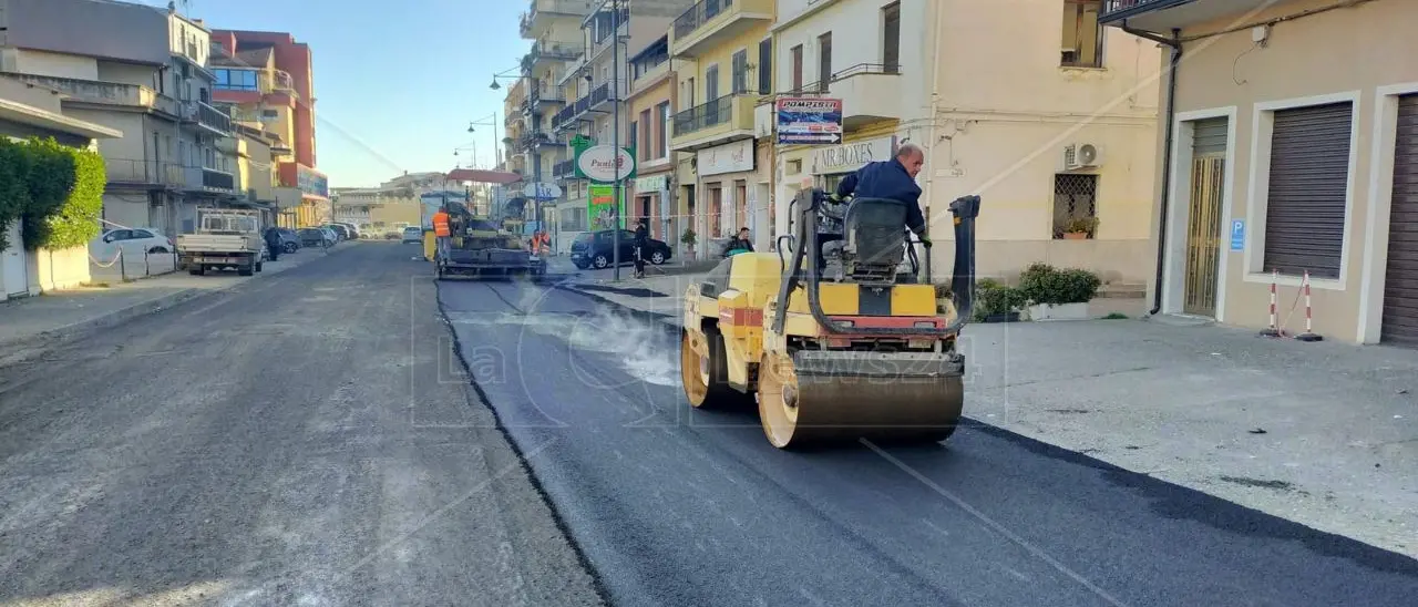 Gioia Tauro, approvato bilancio comunale: 400mila euro per i lavori di riqualificazione delle strade e 1.7 mln per la rete idrica
