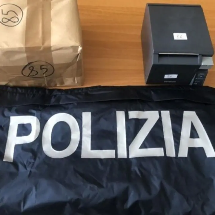 Crotone, scoperta e sequestrata sala giochi priva di autorizzazioni: due denunce