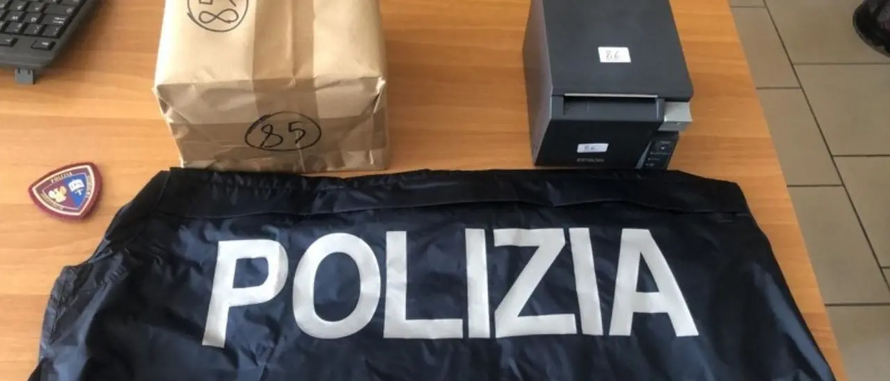 Crotone, scoperta e sequestrata sala giochi priva di autorizzazioni: due denunce