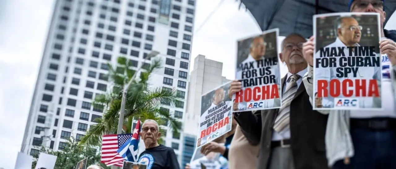 Usa, «faceva la spia per Cuba»: condannato a 15 anni di carcere un ex ambasciatore