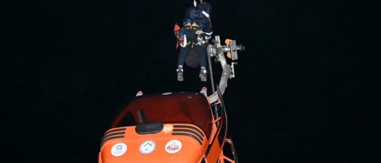 Turchia, crolla un pilone di una cabinovia ad Antalya: in 43 bloccati da ieri