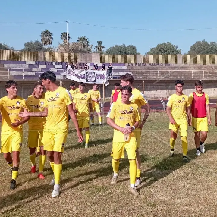 Serie D, la Gioiese acciuffa il pari nel finale contro il Città di Sant’Agata: 2-2 per i viola davanti al propri tifosi