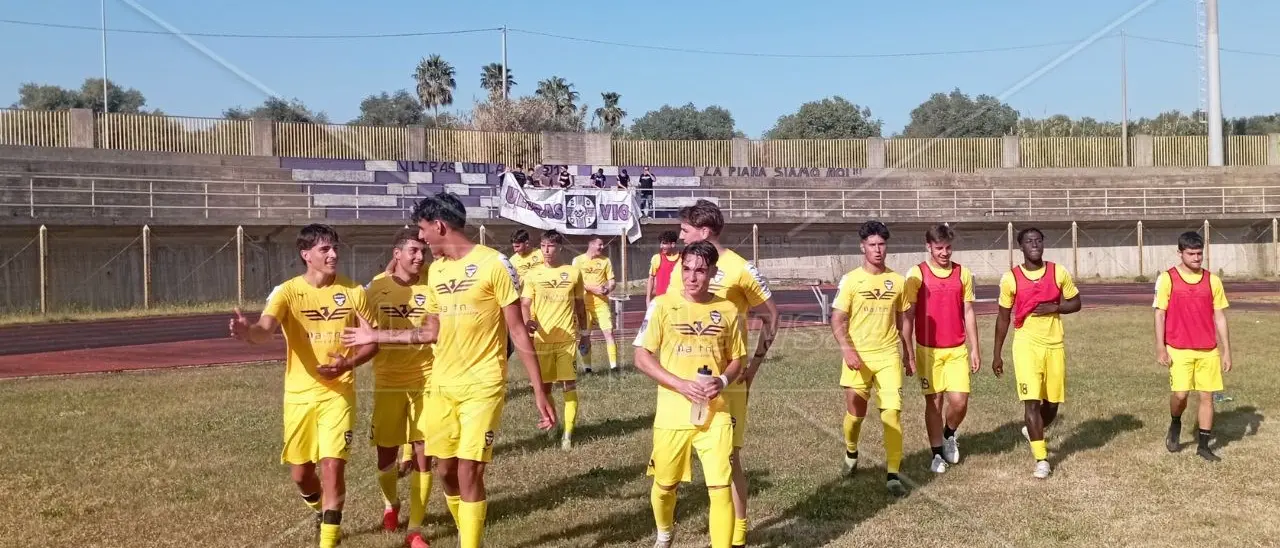 Serie D, la Gioiese acciuffa il pari nel finale contro il Città di Sant’Agata: 2-2 per i viola davanti al propri tifosi