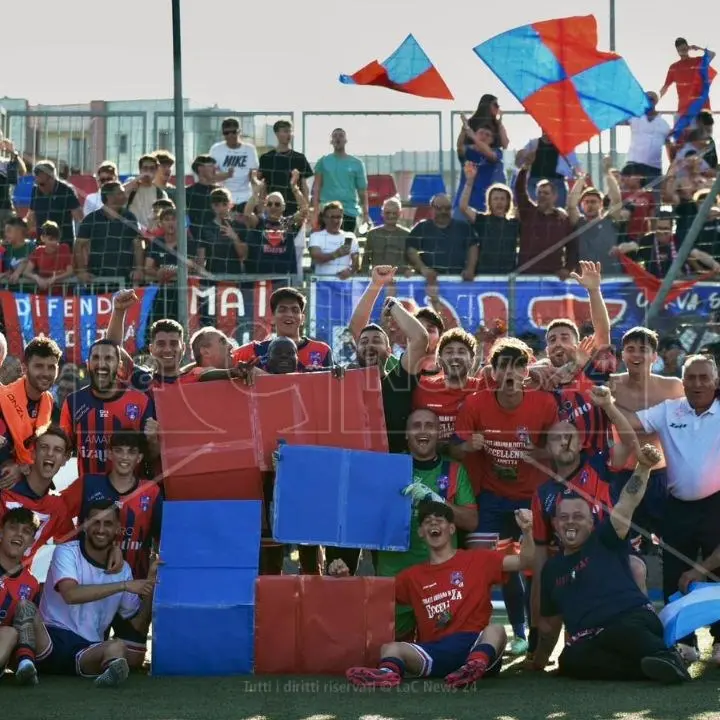 Dilettanti, Rossanese promossa in Eccellenza: scoppia la festa in casa bizantina