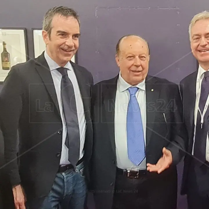 Occhiuto alla giornata inaugurale del Vinitaly a Verona, presenti anche gli assessori Gallo e Varì