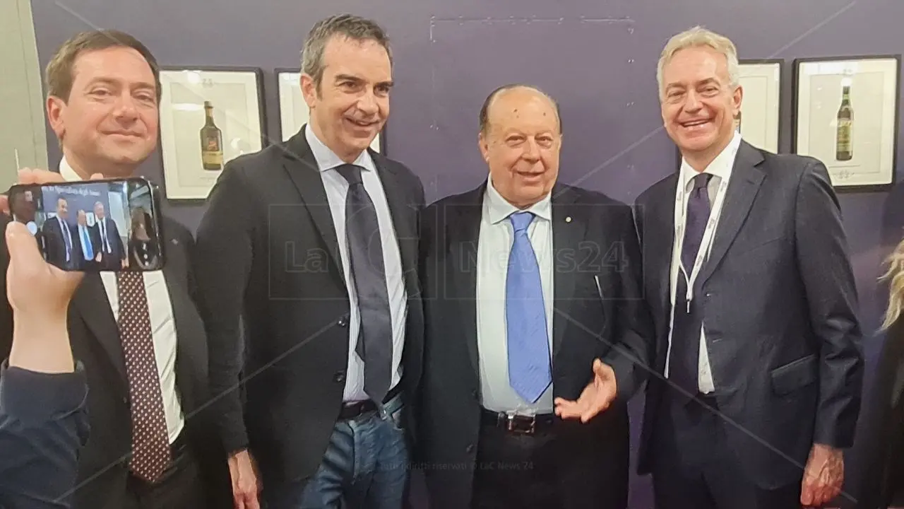 Occhiuto alla giornata inaugurale del Vinitaly a Verona, presenti anche gli assessori Gallo e Varì