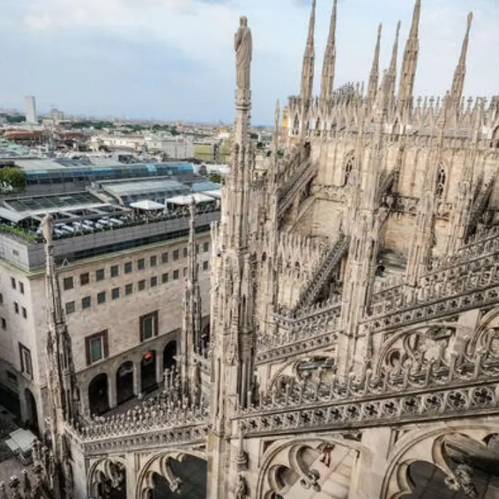 I rituali arcaici della ’Ndrangheta tra le luci della metropoli: i “battesimi” dei picciotti a Milano