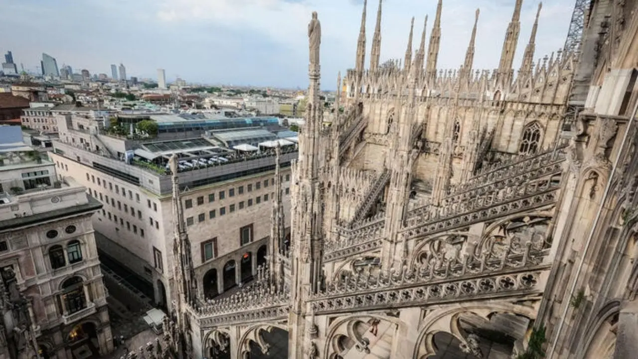 I rituali arcaici della ’Ndrangheta tra le luci della metropoli: i “battesimi” dei picciotti a Milano