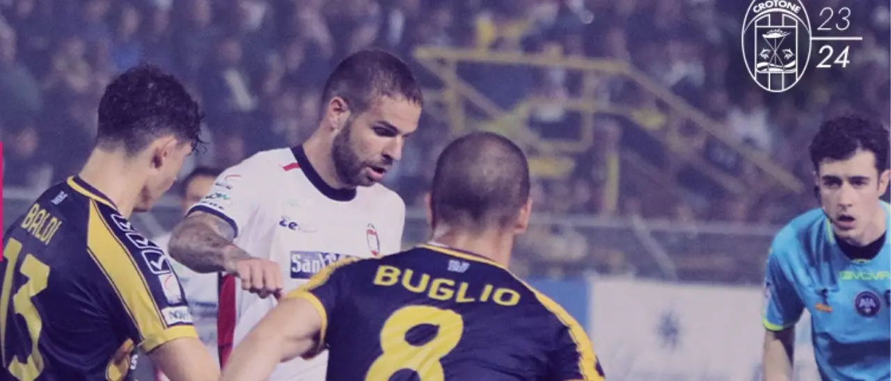 Juve Stabia-Crotone, gli Squali in dieci per più di un tempo riescono a riprendere il match: finale 1 a 1