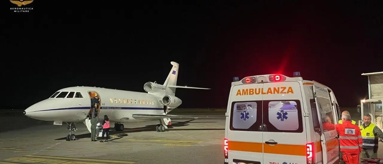 Da Lamezia a Roma, neonato in pericolo di vita trasportato d’urgenza con un volo dell’Aeronautica