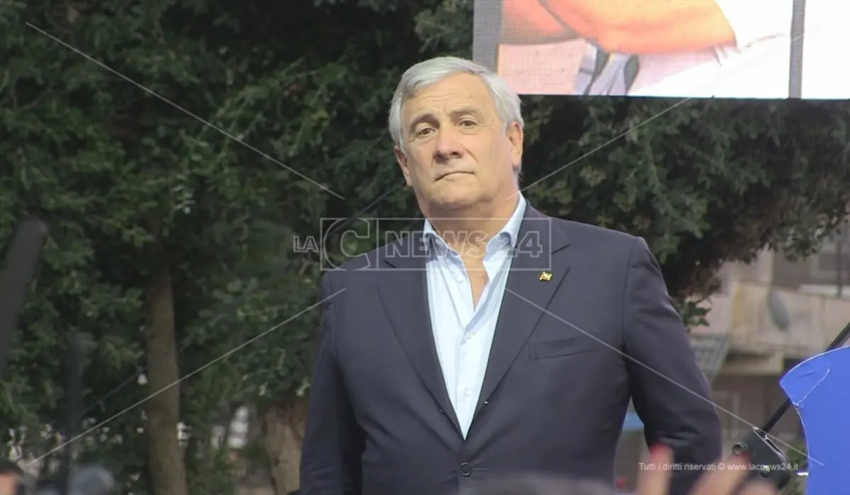 Alta tensione in Medio Oriente, Tajani: «Pronti a inviare truppe se nascesse lo Stato palestinese»