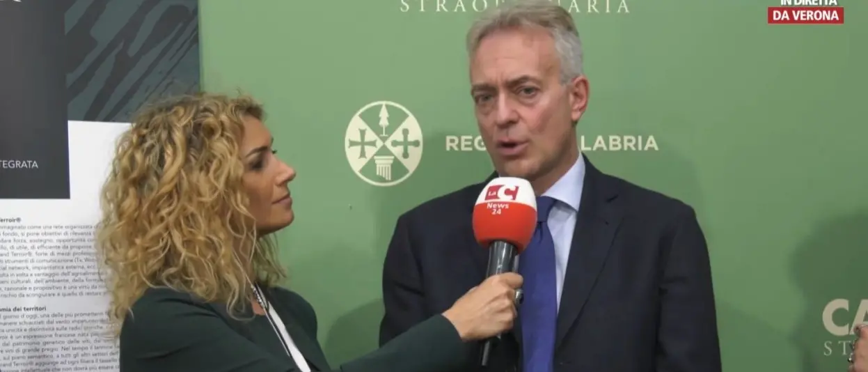 Dai microfoni di LaC l’assessore Gallo lancia la sfida: «Un consorzio regionale unico per i vini calabresi»