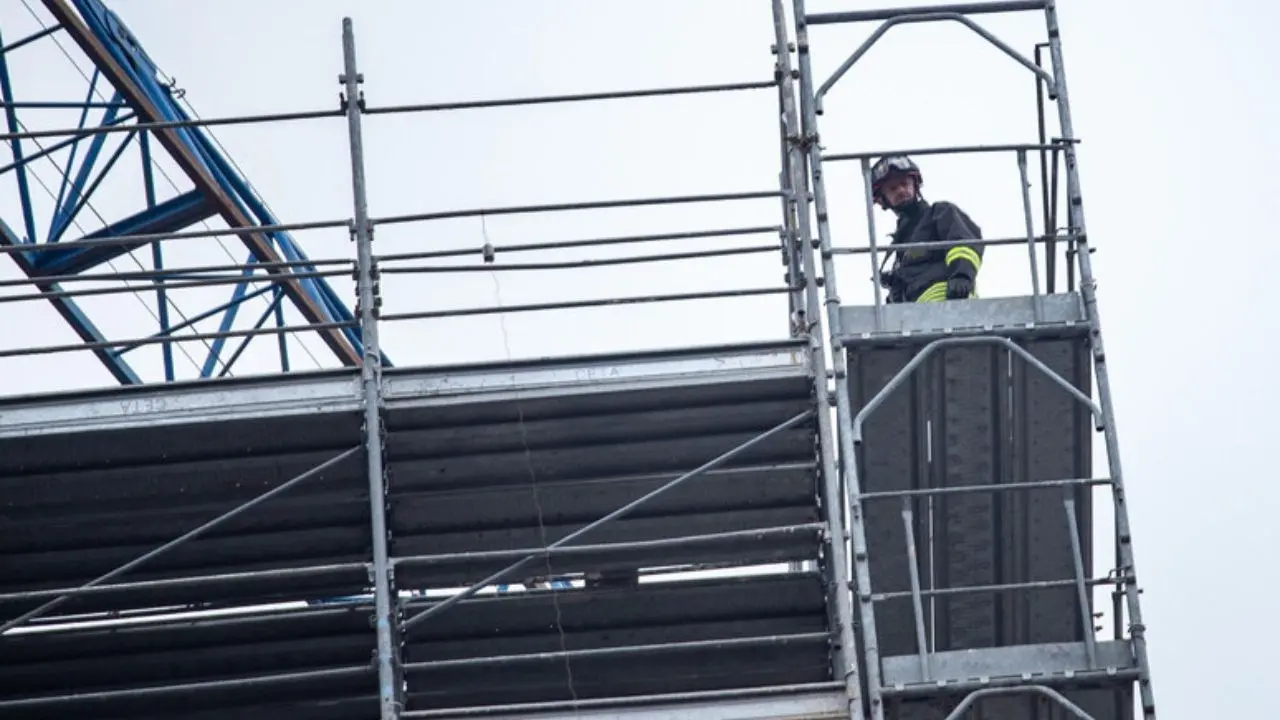 Incidente sul lavoro, cade da un edificio in ristrutturazione: muore un 55enne nel Mantovano