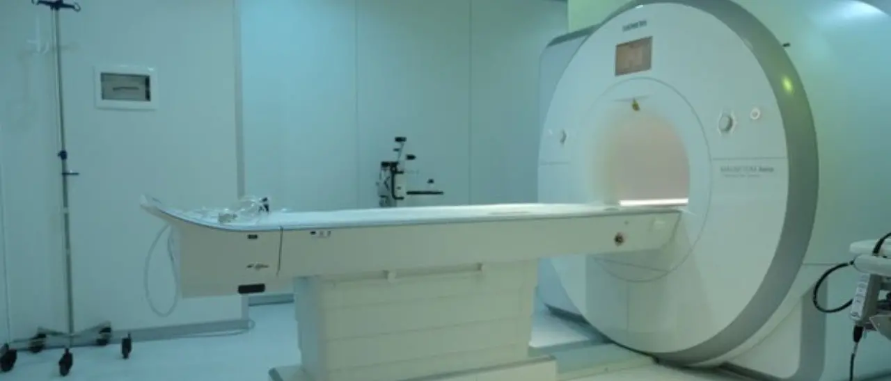 Muore a Corigliano Rossano dopo aver fatto una risonanza magnetica con mezzo di contrasto a Cosenza: quattro indagati