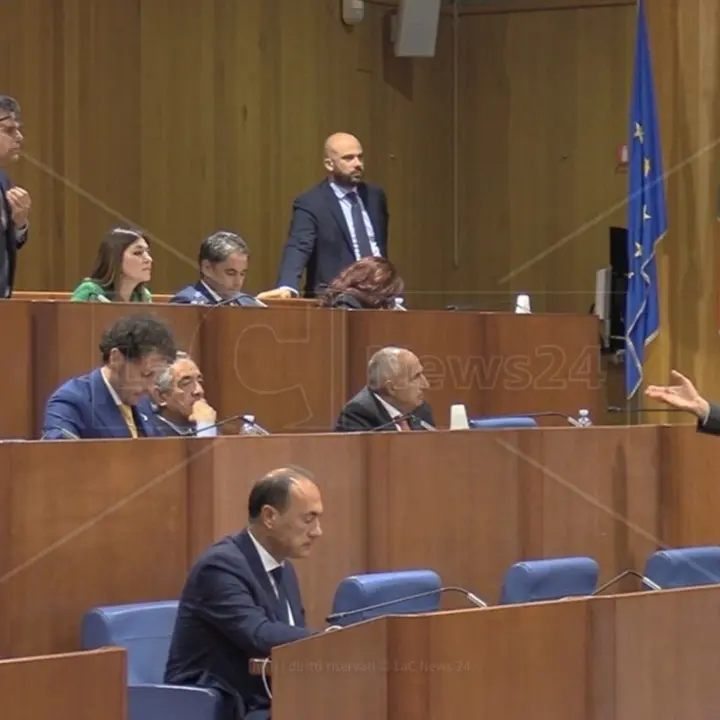 Fuorionda, imboscate, silenzi: l’autonomia differenziata può attendere