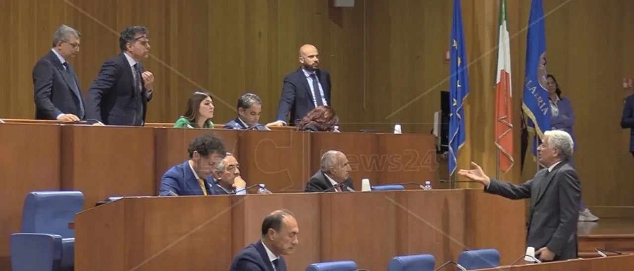 Fuorionda, imboscate, silenzi: l’autonomia differenziata può attendere