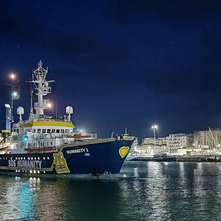 «La guardia costiera libica spara, le Ong salvano i migranti»: il Tribunale di Crotone conferma il dissequestro della Humanity 1