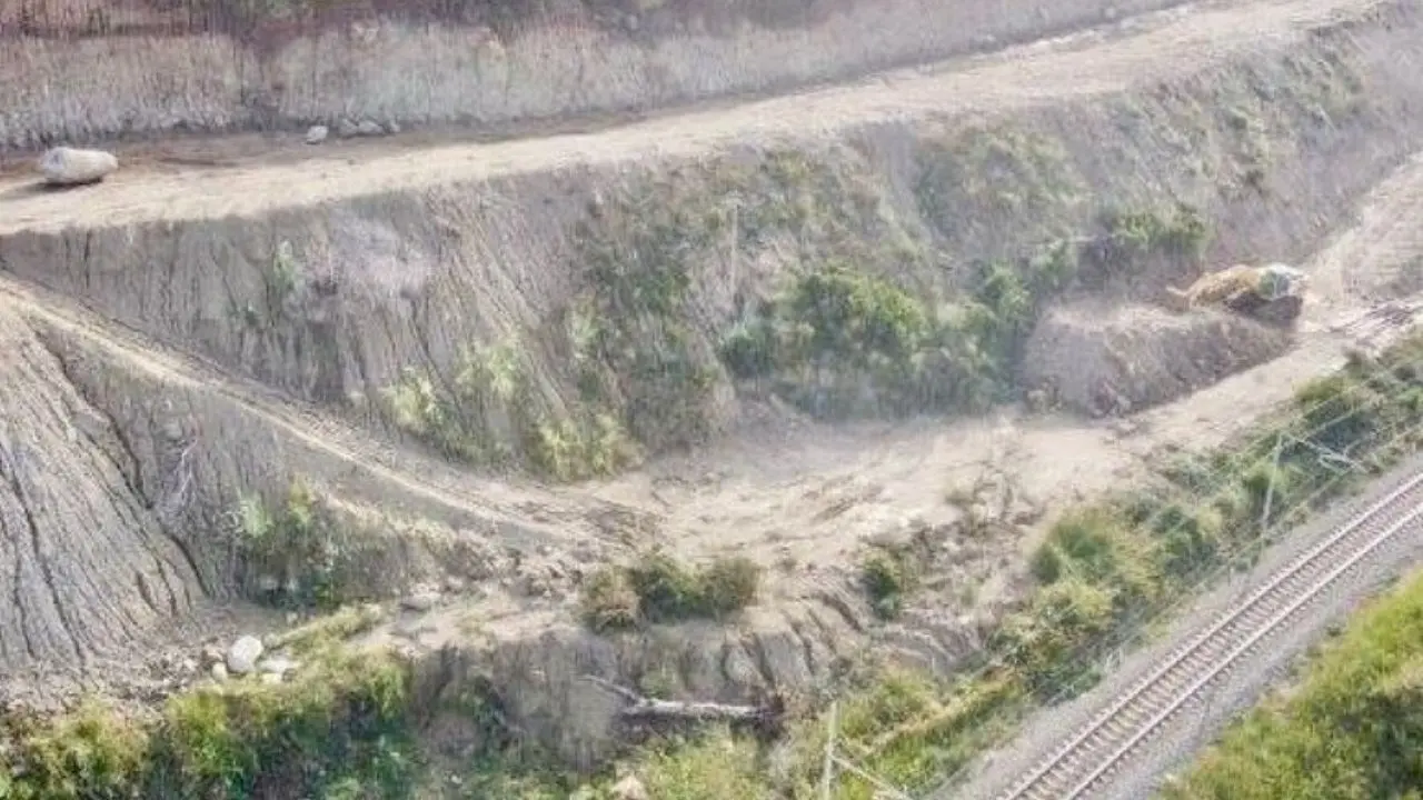 Terrazzamenti in una zona sottoposta a vincoli paesaggistici: sequestrata un’area di 10mila metri quadri nel Vibonese