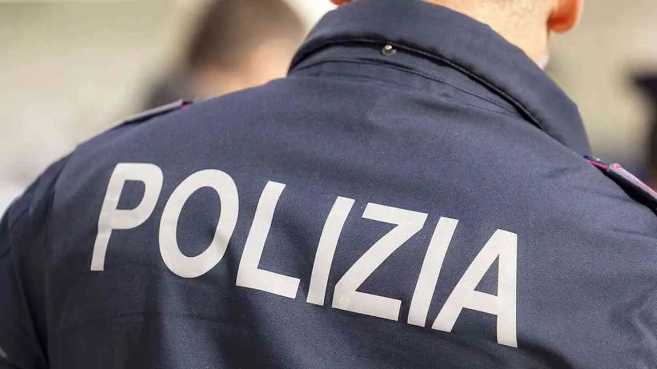 Corigliano Rossano, litiga con i genitori e minaccia la madre con una bottiglia di vetro rotta: arrestato un 38enne