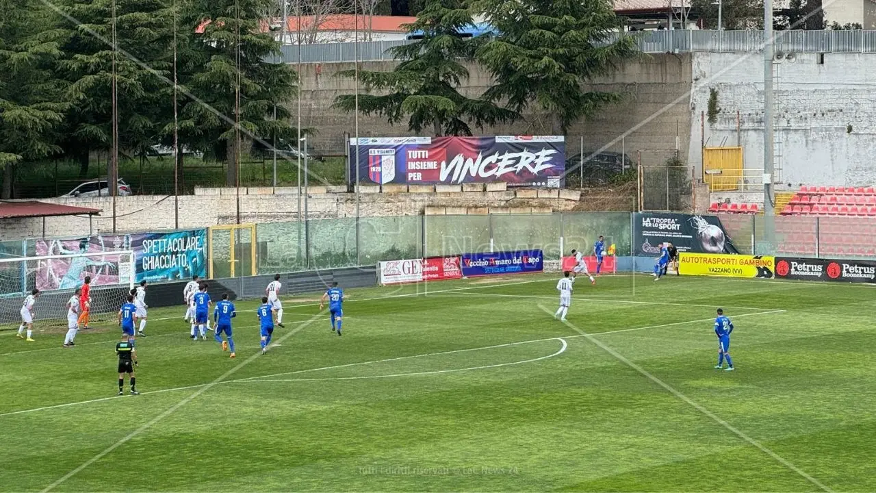 Serie D, Vibonese beffata nel finale contro il Siracusa: al Luigi Razza finisce 0-1 in favore dei siciliani