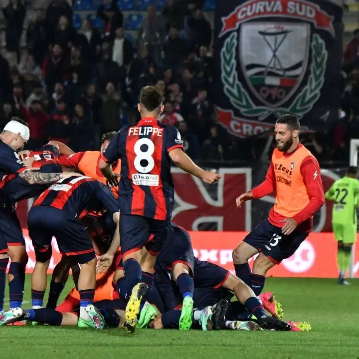 Serie C, il Crotone torna alla vittoria e acciuffa i play off: Monopoli battuto 3-1 allo Scida