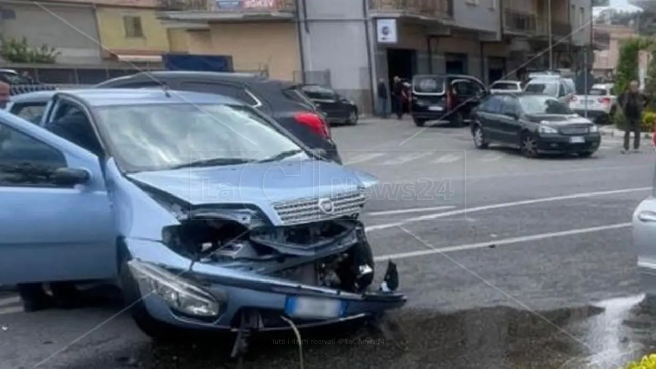 Incidente sulla 106 a Mirto Crosia, un ferito grave trasportato in elisoccorso a Cosenza