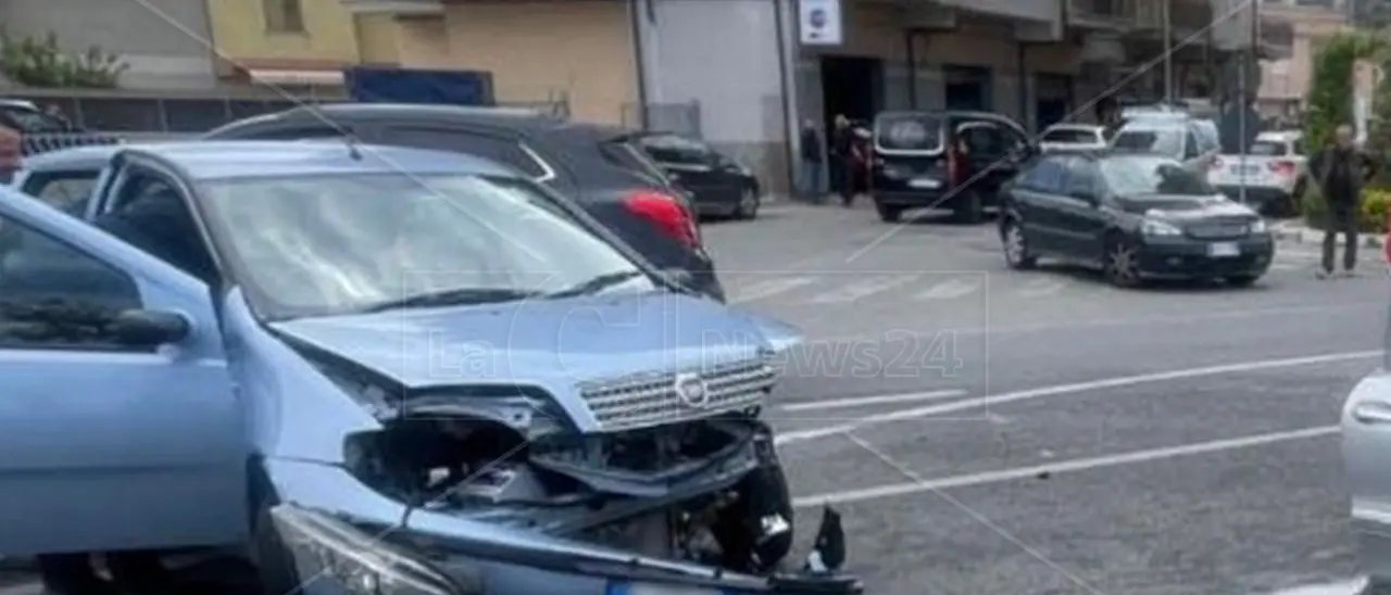 Incidente sulla 106 a Mirto Crosia, un ferito grave trasportato in elisoccorso a Cosenza