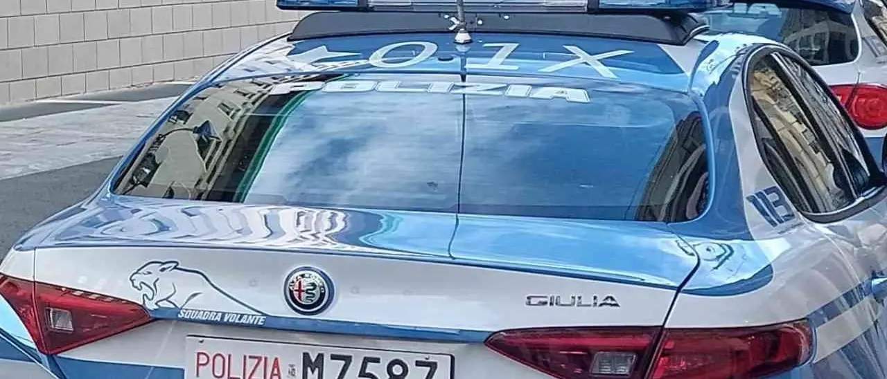 Rapine a Reggio, sigarette elettroniche e 6mila euro portati via da 2 tabaccherie: arrestate 3 persone, 2 sono minorenni