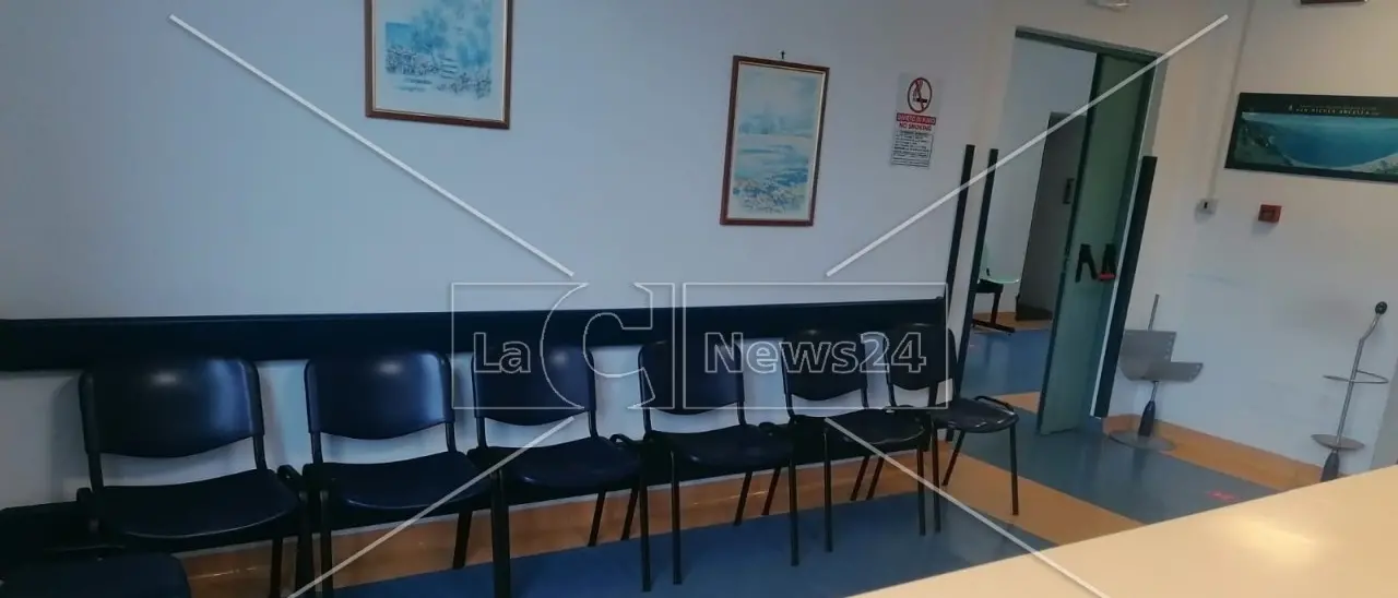 In Calabria mesi per effettuare un esame ma a Praia il reparto di Radiologia è vuoto: «Spreco di risorse pubbliche»