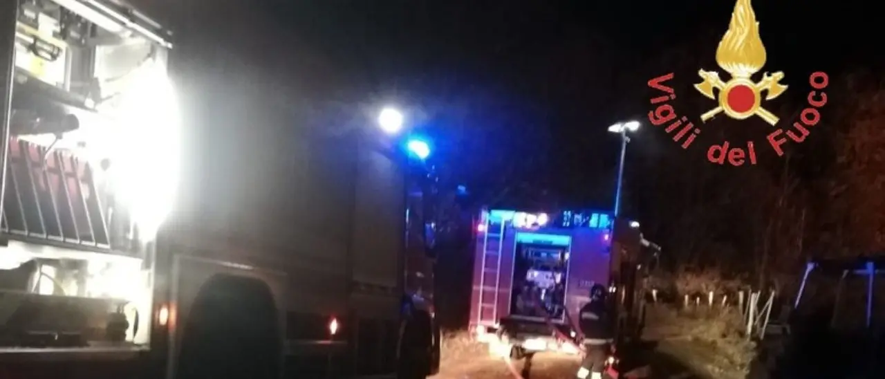 Ancora atti incendiari nella Sibaritide: in fiamme due auto a Cassano