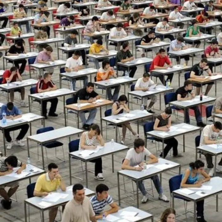 Medicina, verso lo stop al numero chiuso: primo semestre libero e poi la selezione con gli esami