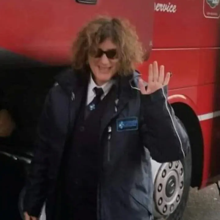 Vertenza Simet, Elda Renna di nuovo al volante del suo bus: «Un groviglio di emozioni». Ma presto dovrà tornare in tribunale
