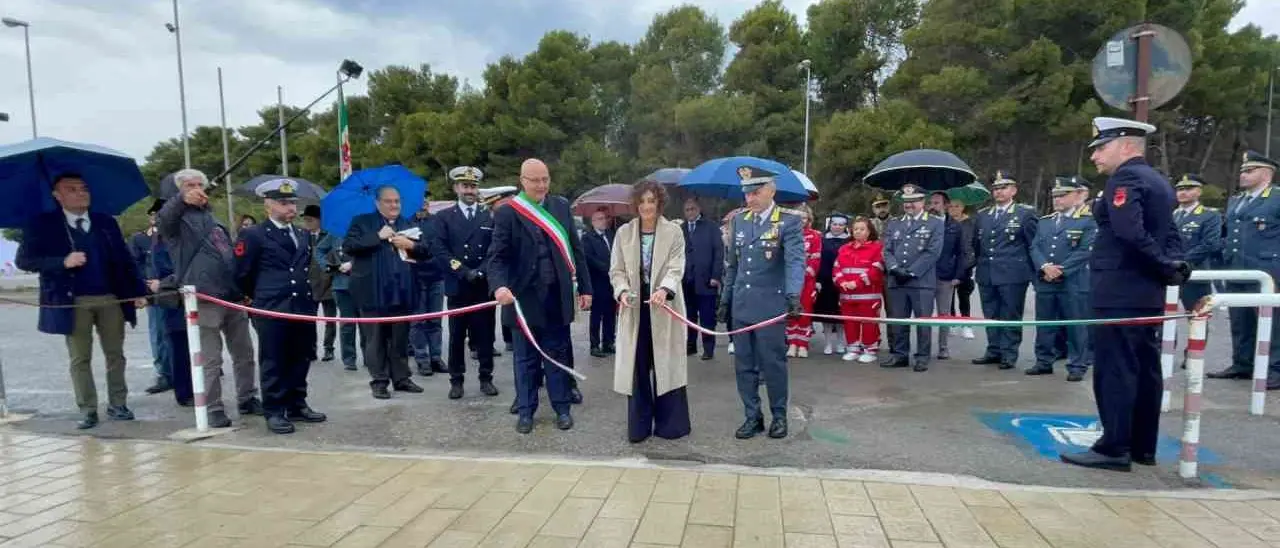 Al porto di Roccella Jonica inaugurato il molo della Pace, omaggio ai migranti che qui approdano in cerca di una nuova vita