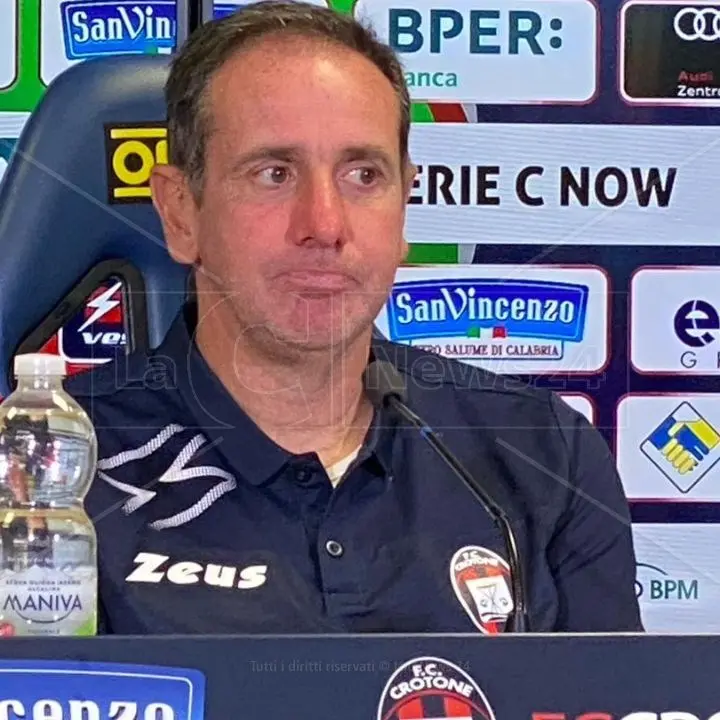 Il Crotone per l’ultima di campionato ad Avellino, Zauli: «Non sottovalutiamo la gara, saremo comunque competitivi»