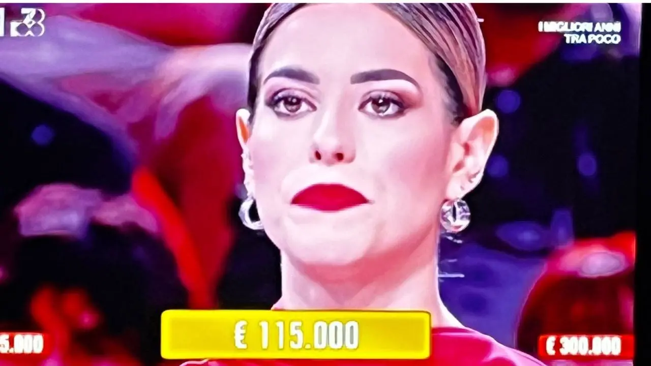 La calabrese Jessica vince 115mila euro ad Affari Tuoi... ma il suo pacco conteneva 300mila euro