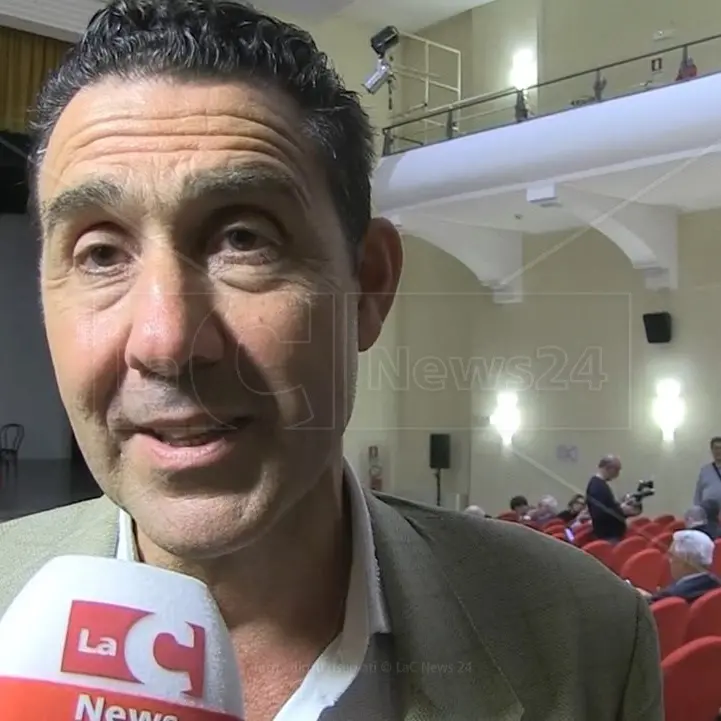 Vannacci candidato anche al Sud manda in tilt i leghisti calabresi che temono il cappotto di Forza Italia