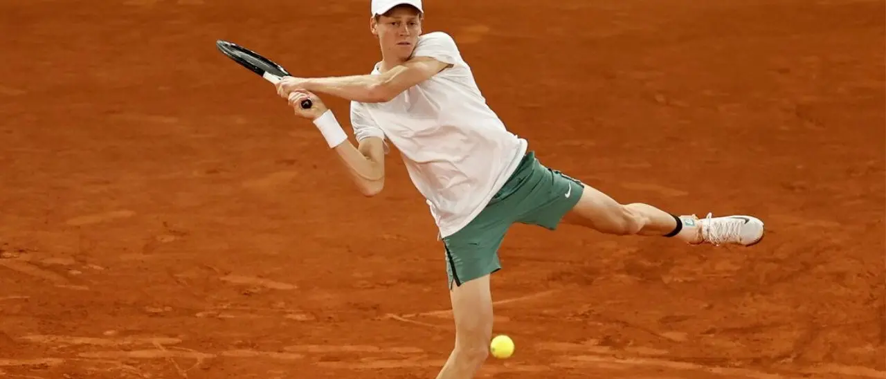 Sinner batte Kotov (e il dolore all’anca) e vola agli ottavi del Masters1000 di Madrid